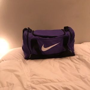 Nike medium duffel bag